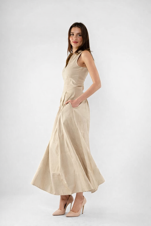 Elegant sleeveless maxi dress for women
